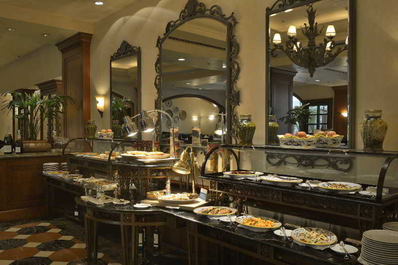 The Sherwood Taipeh Exterior foto A buffet at a hotel